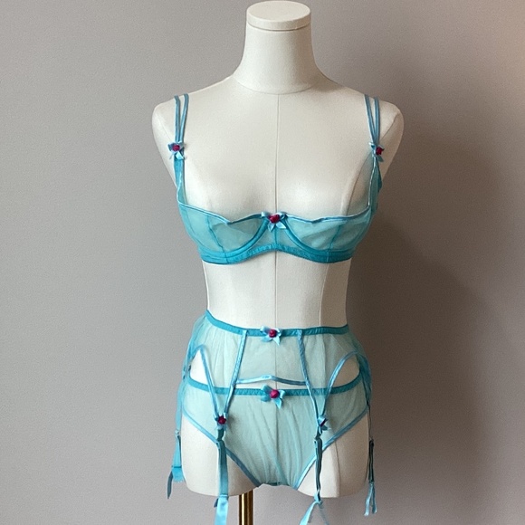 *NWOT* Vintage Agent Provocateur Mesh Lingerie Set - Ice Blue with Pink Rosettes - Picture 1 of 16